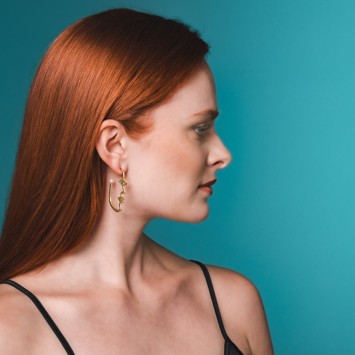 Face Hoop Large on model